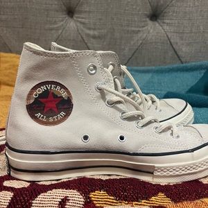 Converse with Mountains Tag